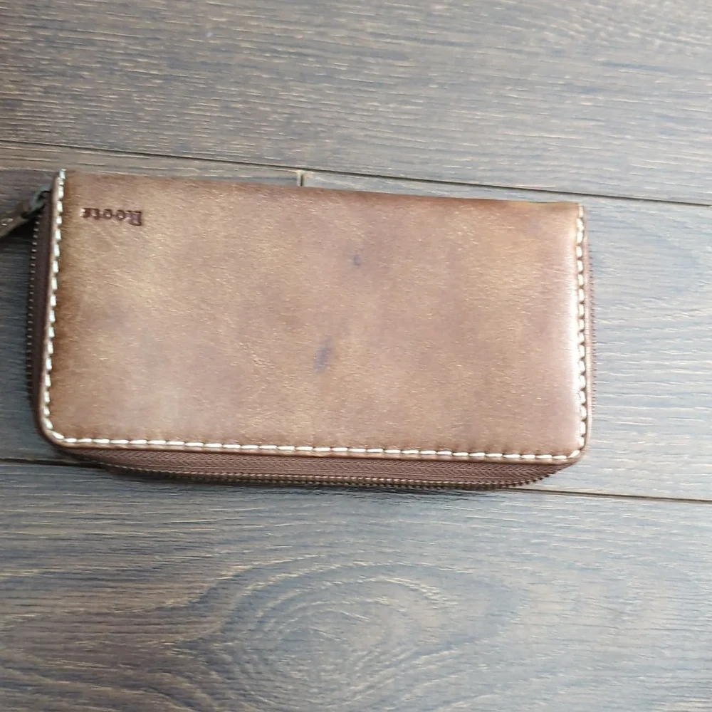 Roots Tribe Zip Around Clutch - Picture 7 of 10